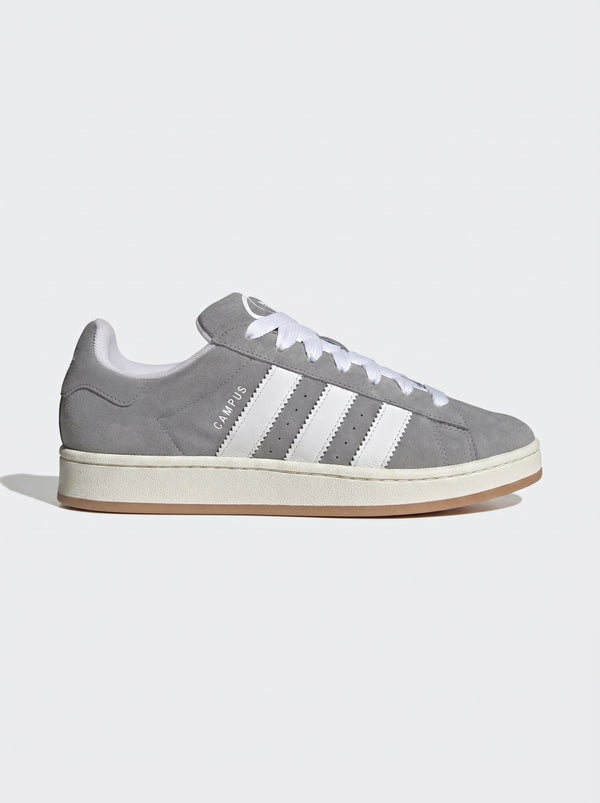Adidas Campus 00s grigie in camoscio con scritta CAMPUS e 3 stripes bianche vista laterale