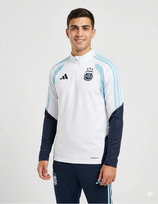 Argentina Tuta Drill 1/4 Zip 2026 Adidas – vista frontale completa con felpa bianca celeste e pantaloni navy