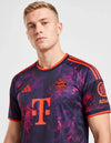 Terza maglia Bayern Monaco 2026/2027 Adidas stemma Telekom Allianz – dettaglio