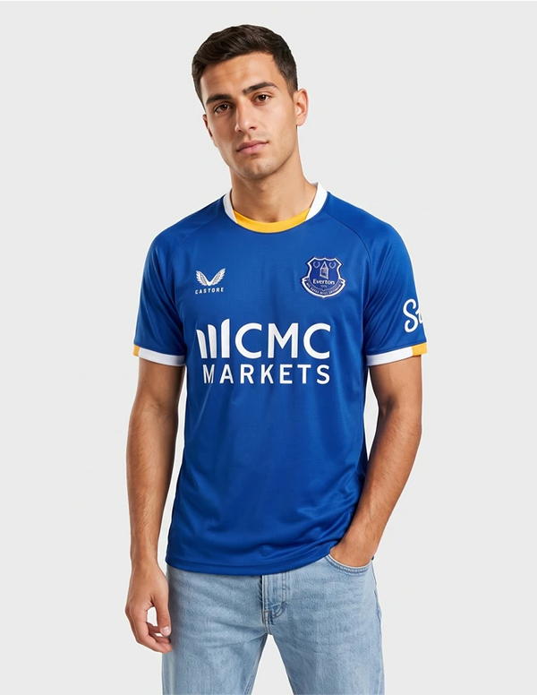 Maglia Everton Home 2026/2027 Castore blu royal con collo giallo e sponsor CMC Markets
