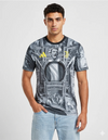 Juventus maglia pre match ADP 2025/2026 Adidas con pattern barocco grigio e logo adidas giallo sul fronte