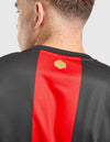 Dettaglio badge dorato ACM sul retro colletto Milan Maglia Home 2026/2027 Puma
