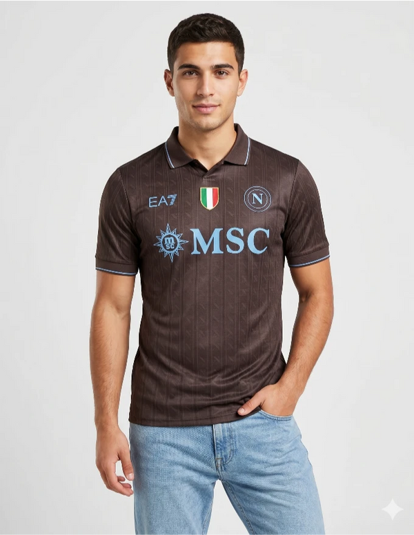 Napoli terza maglia third 2025/2026 EA7 marrone scuro con pattern jacquard e dettagli azzurri e scudetto