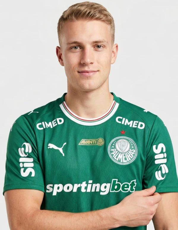 Dettaglio Palmeiras maglia home 2026/2027 Puma con stemma Sociedade Esportiva Palmeiras e stella rossa