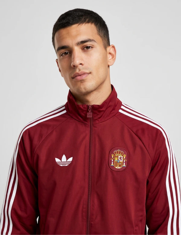 Giacca track top Spagna 2026 adidas Originals bordeaux con stemma nazionale e logo Trefoil