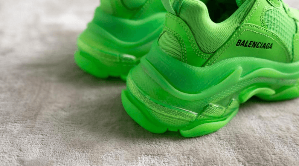 Balenciaga Triple S: L'icona della moda sneakers - Guida all'acquisto e tendenze del 2024