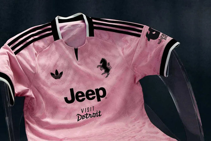 Seconda maglia Juve 2027: Juventus Away 2026/2027 Adidas rosa con dettagli neri e sponsor Jeep