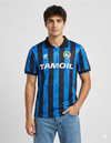 Maglia Atalanta Home 1991/1992 Lotto a strisce nerazzurre con sponsor Tamoil indossata da modello