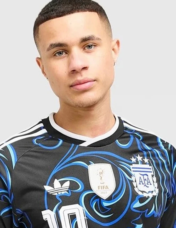 Argentina Maglia Away 2026 Adidas Originals - Dettaglio Stemma AFA Badge FIFA 2022 e Trefoil