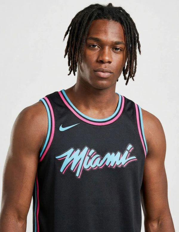 canotta miami heat city edition 2025 nike dettaglio scritta miami vice turchese rosa
