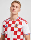 Dettaglio maglia Croazia Home 2026 stemma HNS logo Adidas