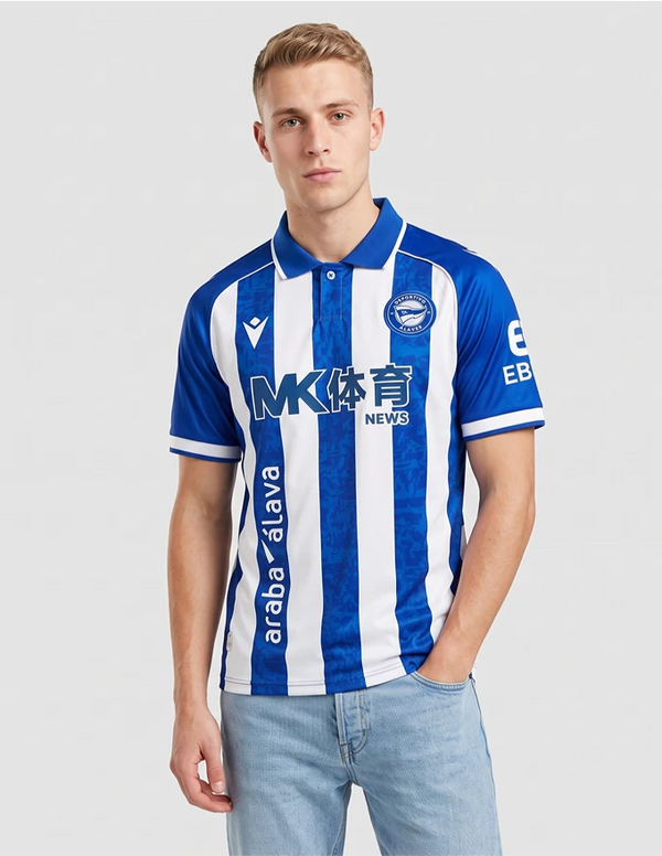 Maglia Deportivo Alavés Home 2026/2027 Macron blu e bianca a righe con sponsor MK体育 News