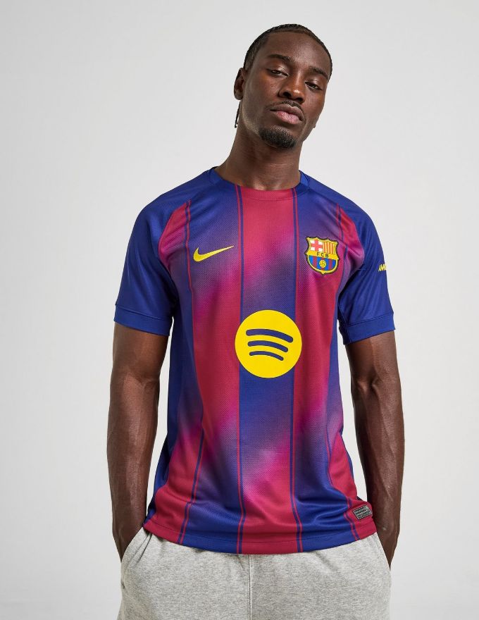 Tutte Le Maglie Calcio FC Barcellona x Rosalía Motomami 2023/2024 Tutte Le Maglie Calcio FC Barcellona x Rosalía Motomami 2023/2024