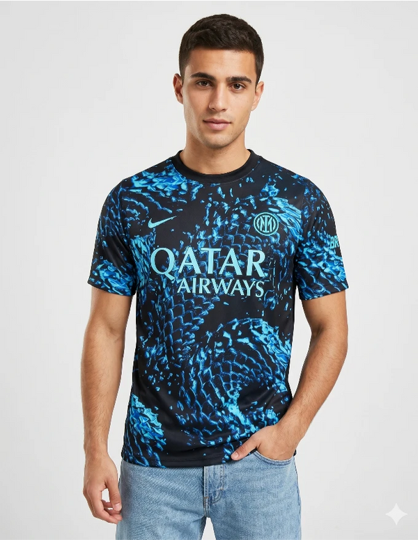 Inter maglia pre match 2025/2026 Nike nera con pattern azzurro effetto cristallo e sponsor Qatar Airways