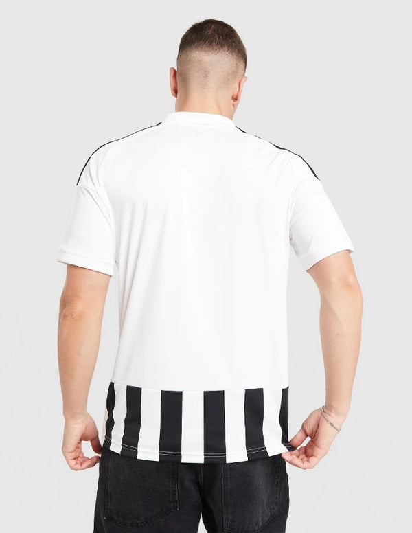 Retro Juventus maglia home 2026/2027 Adidas bianco con strisce nere nella parte inferiore
