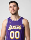 Dettaglio Canotta Los Angeles Lakers Statement Swingman 2025/2027 viola con Jumpman e numero personalizzabile