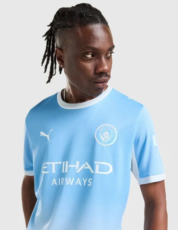 Manchester City Maglia Home 2026/2027 Puma celeste con effetto degradé - ritratto busto