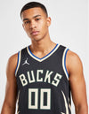 Canotta Milwaukee Bucks Statement Swingman dettaglio wordmark Bucks e corna di cervo