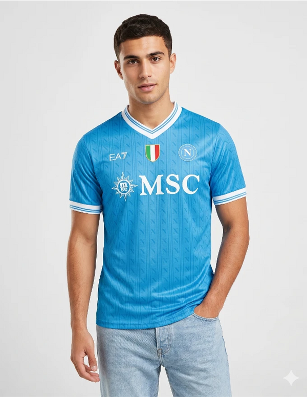 Napoli maglia home 2025/2026 EA7 azzurra con pattern jacquard e scudetto tricolore sul petto