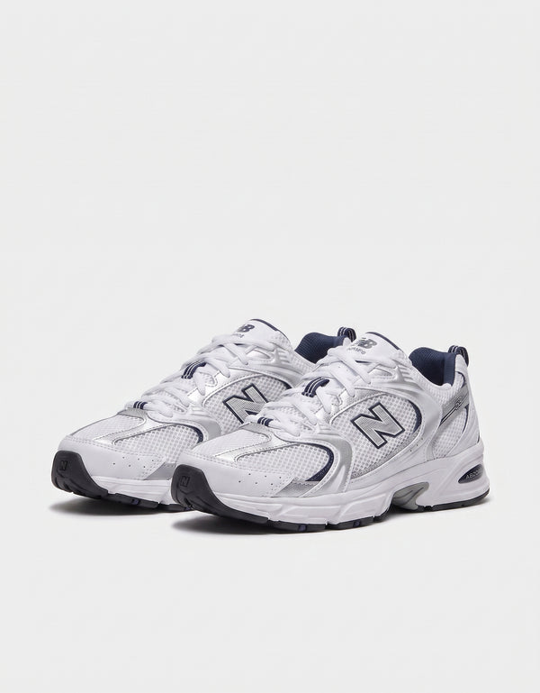 New Balance 530 bianche e argento con dettagli navy logo N e tecnologia ABZORB vista frontale