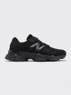 New Balance 9060 Triple Black vista laterale sneaker chunky total black con suola ABZORB