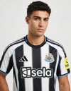 newcastle united maglia home 2025 2026 adidas dettaglio sponsor sela stemma