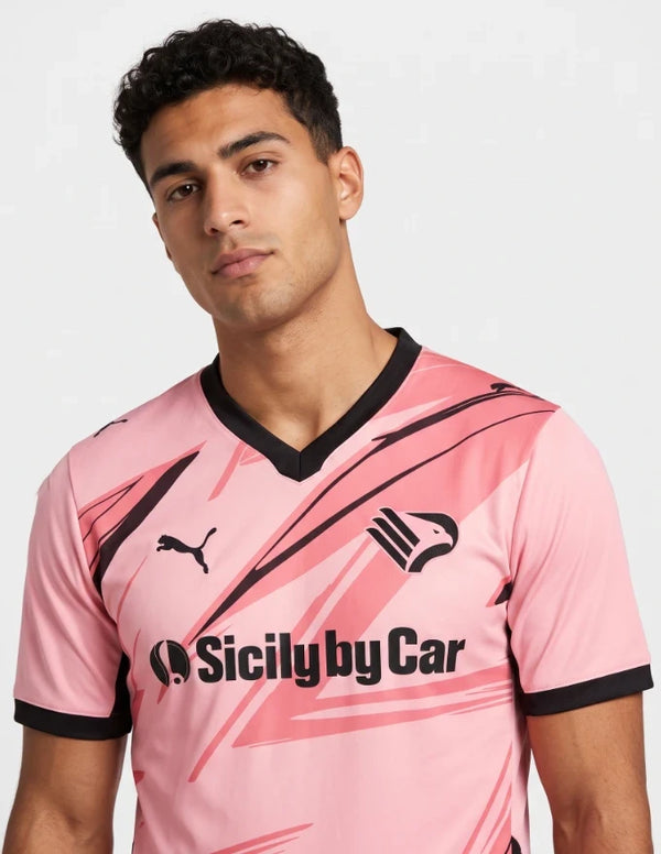 Maglia Home Palermo 2026/2027 Puma rosa – dettaglio collo e logo