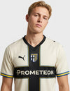 Parma Maglia Home 2026/2027 Puma panna con croce nera e stemma Parma Calcio - ritratto busto