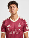Terza maglia Real Madrid Adidas rosa pattern geometrico – primo piano collo