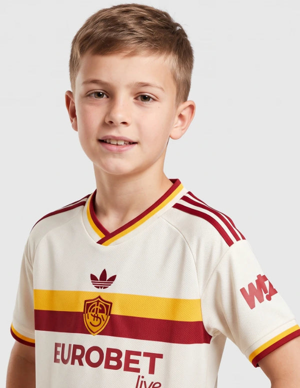 Dettaglio maglia Roma Away Bambino 2026/2027 Adidas stemma e sponsor Eurobet.live