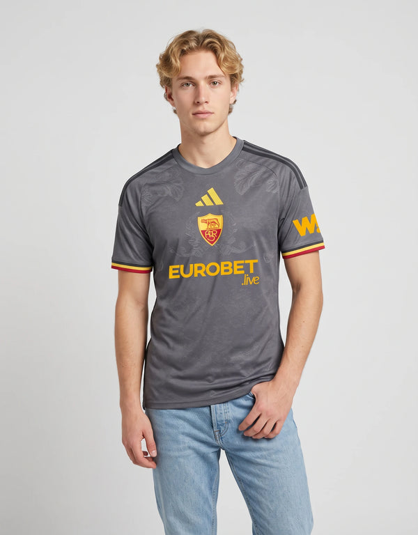 Terza maglia Roma Adidas grigia – indossata fronte