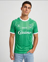 Maglia AS Saint-Étienne Home 2026/2027 Hummel verde indossata a figura intera