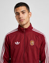 Giacca track top Spagna 2026 adidas Originals bordeaux con stemma nazionale e logo Trefoil