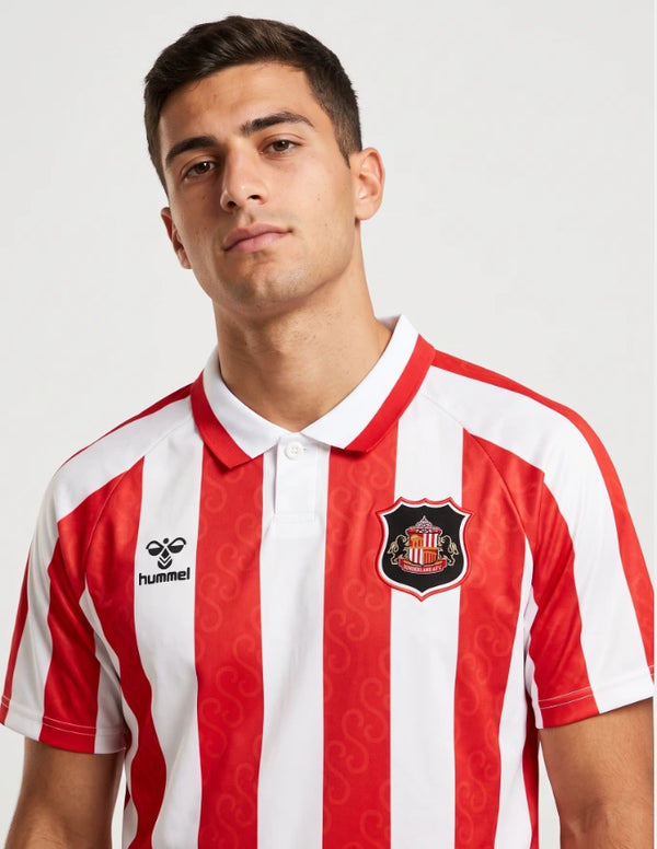 Sunderland Maglia Home 2026/2027 - dettaglio colletto e stemma