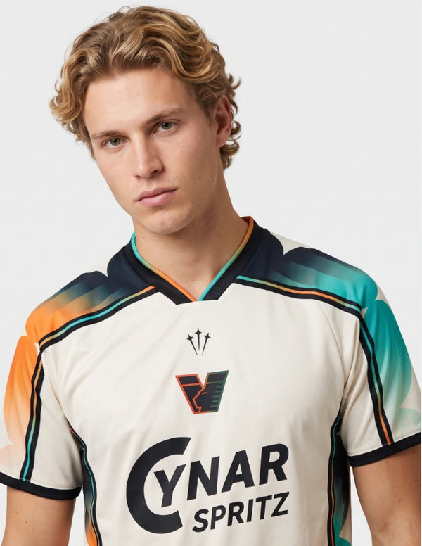 Dettaglio maglia Venezia Away 2026/2027 Nocta tridente sul petto e logo Cynar Spritz